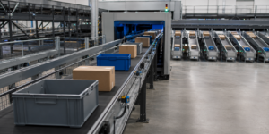 Convoyeur et trieur automatisés dans un entrepôt logistique